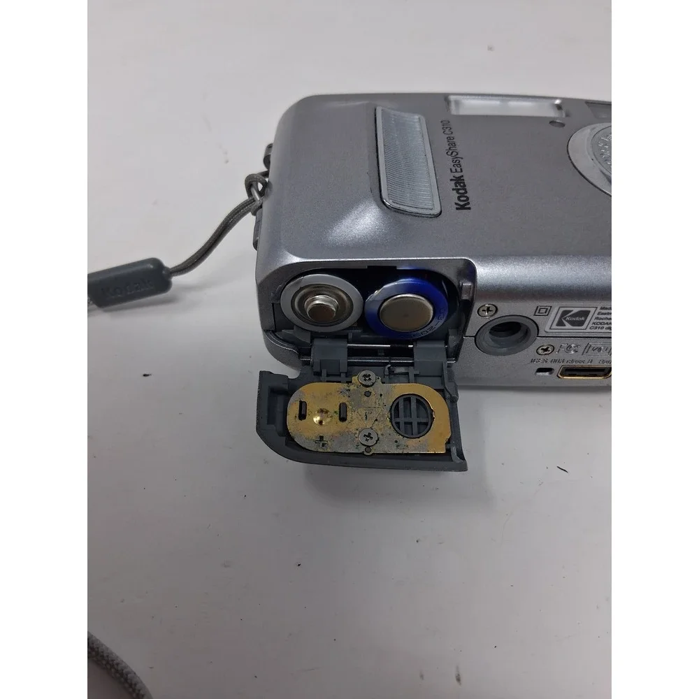 Kodak EasyShare C310 Digital Camera Silver 4.0MP Vintage Digicam Parts Repair. X